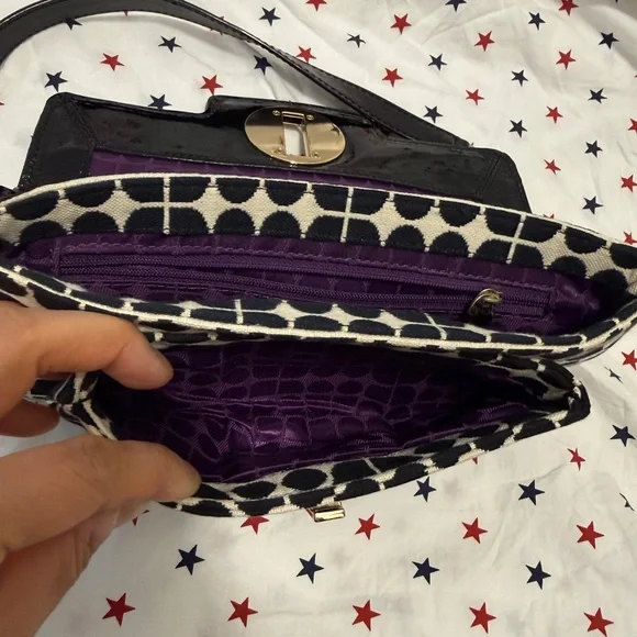 Chain Shoulder Bag - Picture 6 of 11